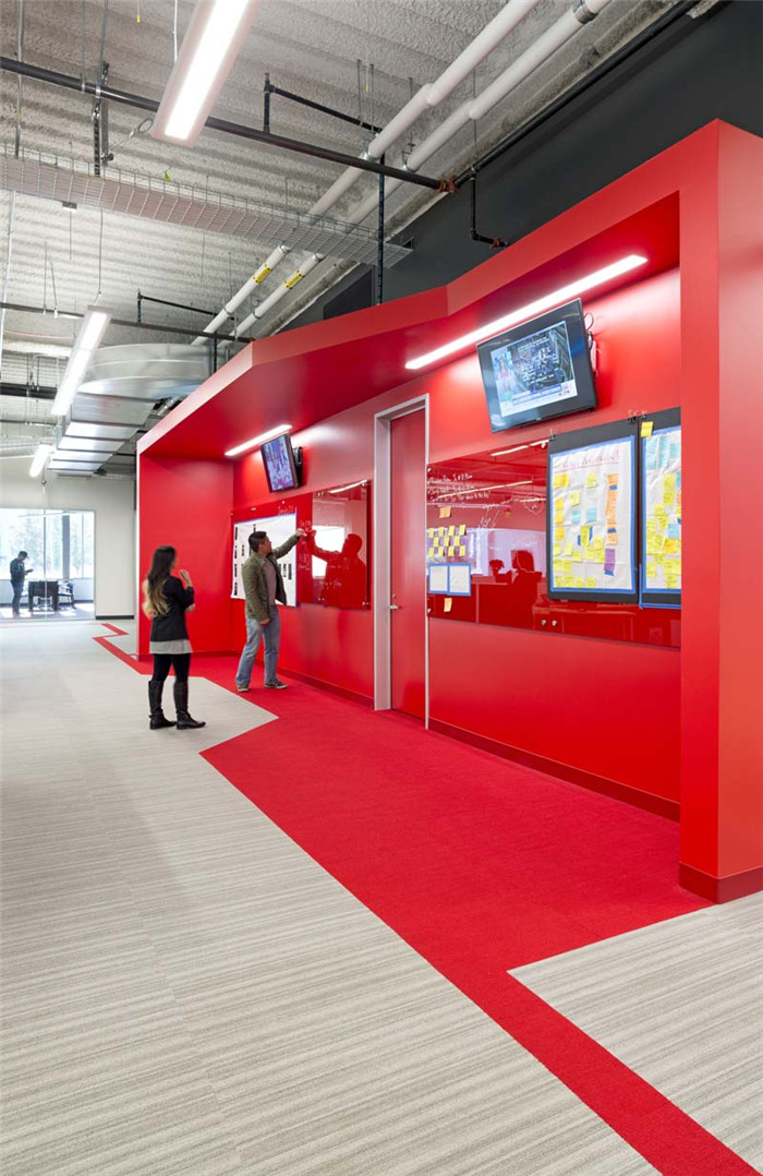 红色活力办公室空间设计欣赏