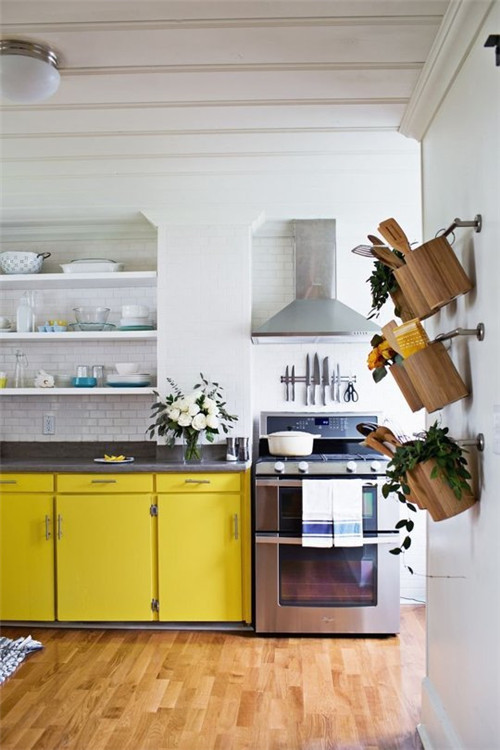 亮黄色创意厨房配色