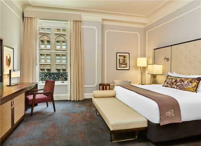 奢华舒适的酒店客房空间设计实景图