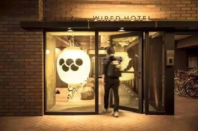 日本东京WIRED HOTLE酒店外观门头设计