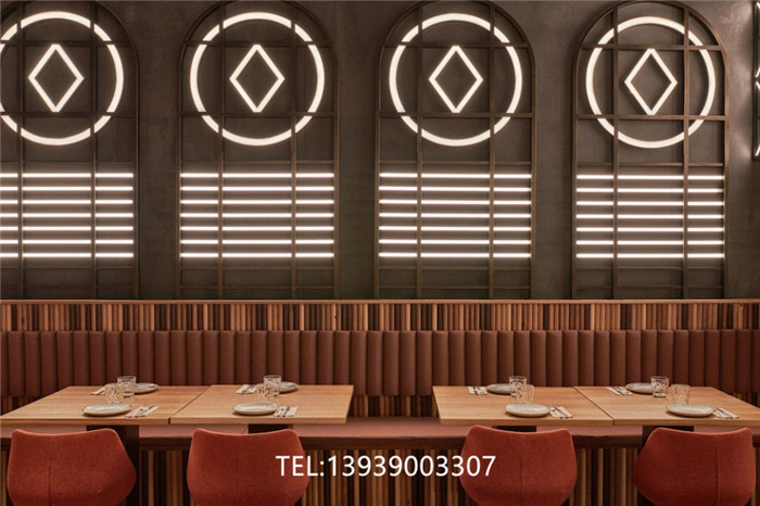极具吸引力的巴伦西亚披萨连锁餐厅装修设计方案