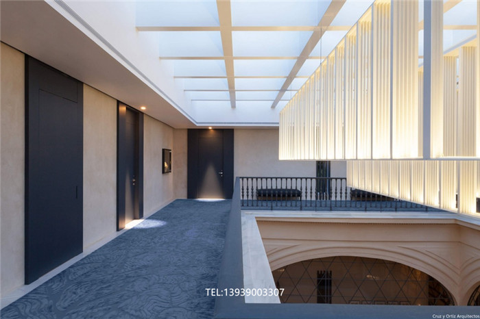 西班牙Mercer奢华型精品酒店客房走廊设计实景图