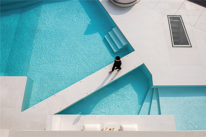 与自然融为一体的超美民宿度假酒店泳池设计案例
