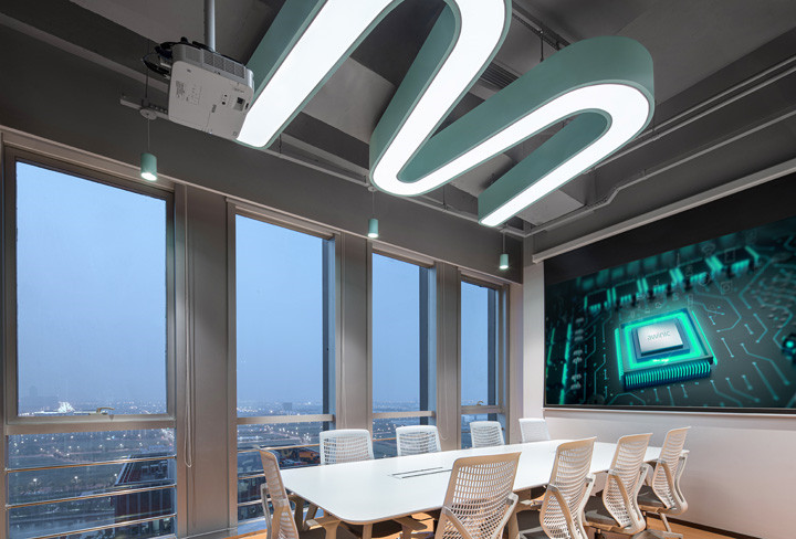 800平通透开放的时尚科技公司办公室装修设计方案