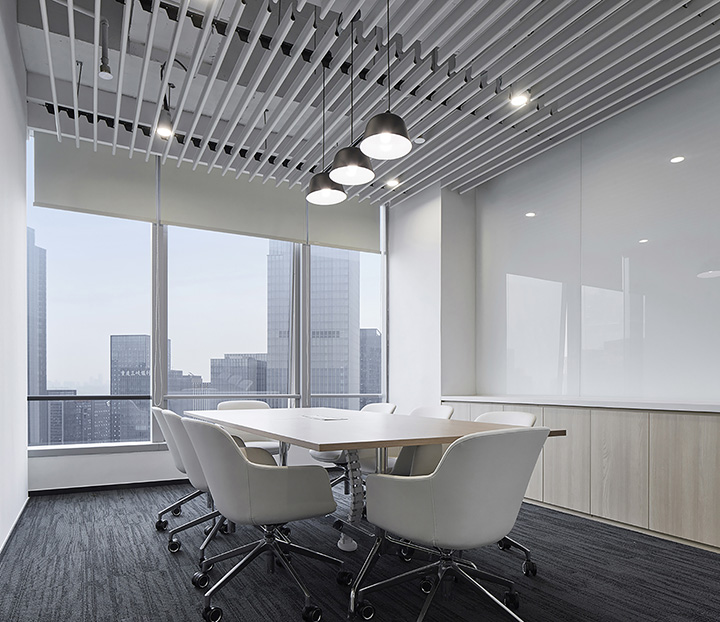 现代极简风重庆小米金融办公会议室设计方案