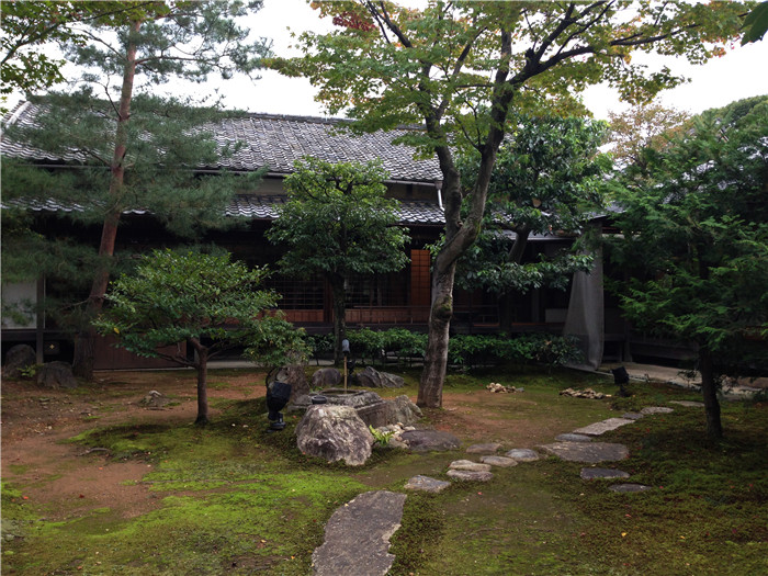 寺内庭院