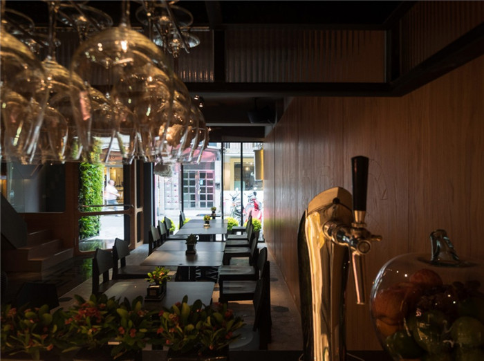 台北弄巷里的特色餐厅酒吧室内设计方案