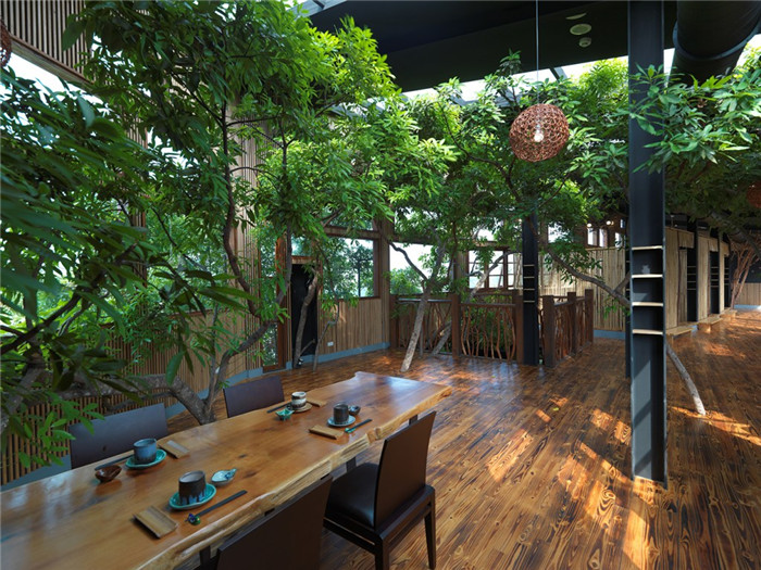 与自然共生融合的绿色生态主题餐厅室内设计