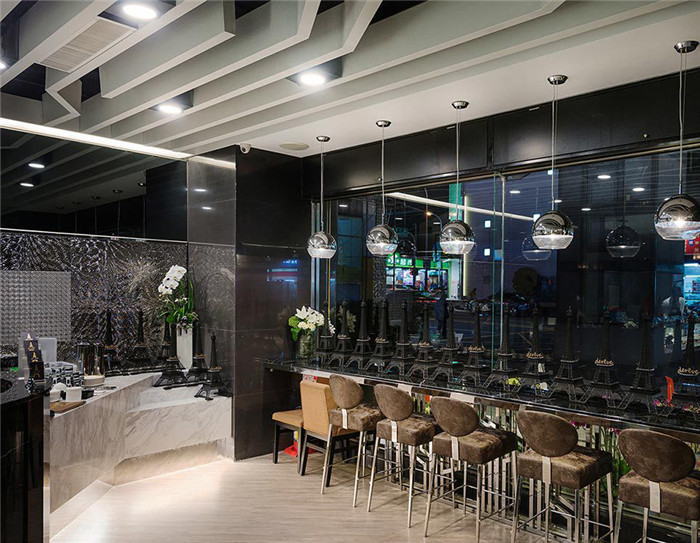 前卫时尚的现代感德尔芙咖啡厅装修设计案例