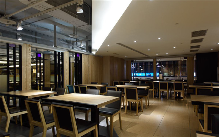 现代舒适的陶板屋和风创作料理餐厅装修设计案例