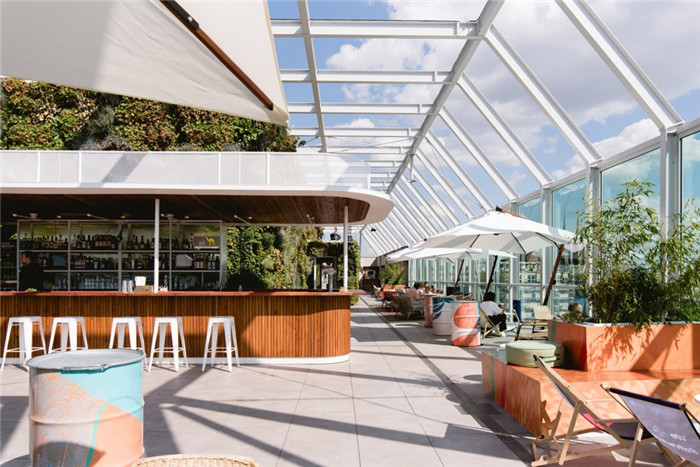 超美超好看的沉浸式网红绿植露台餐厅设计方案