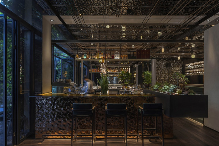 上海艾本酒店Le Coq酒吧餐厅设计