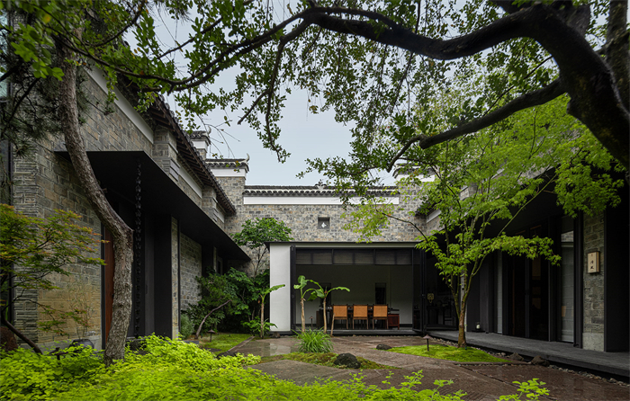 百年古建筑改造餐厅  合肥和园园林餐厅装修设计